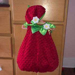 Girls Strawberry Halloween costume w hat
